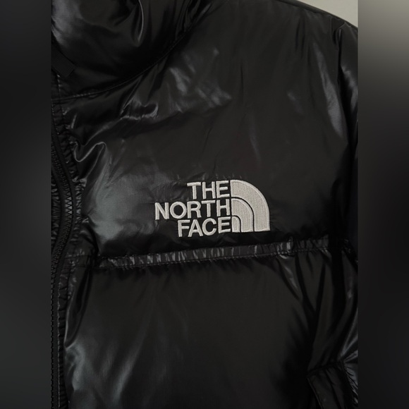 The North Face Nuptse Cropped Jacket In Black - Picture 5 of 8